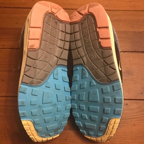Nike Canvas sneakers